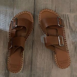 Abercrombie and Fitch flip-flops